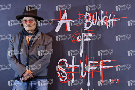 Ausstellung 'A Bunch of Stuff -Tokyo' von Johnny Depp in Tokio