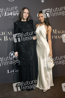 Magical Christmas Ball von LeGer by Lena Gercke in Berlin