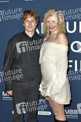 Festival Opening und Filmpremiere 'Sentimental Value', Around the World in 14 Films Weltkinofestival 2025 in Berlin