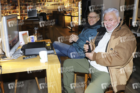 Taco und Thorsten Laussch auf dem Weihnachtmarkt in Hamburg