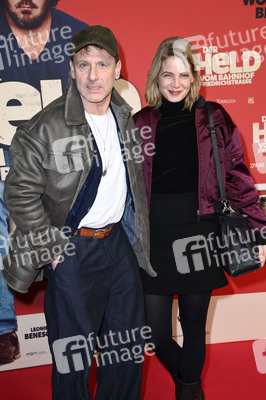 Filmpremiere 'Der Held vom Bahnhof Friedrichstraße' in Berlin