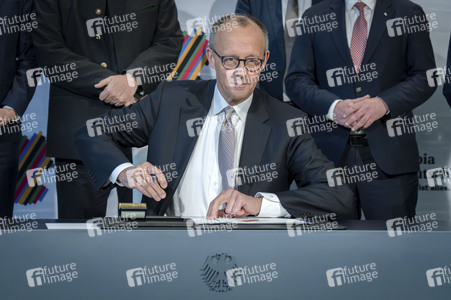 Unterzeichnung der Vereinbarung zur Olympiabewerbung in Berlin