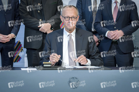 Unterzeichnung der Vereinbarung zur Olympiabewerbung in Berlin