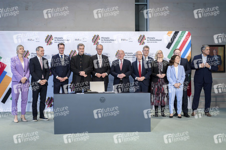 Unterzeichnung der Vereinbarung zur Olympiabewerbung in Berlin