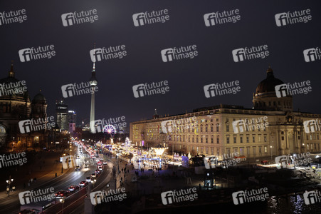 Weihnachtsmarkt am Humboldt Forum in Berlin