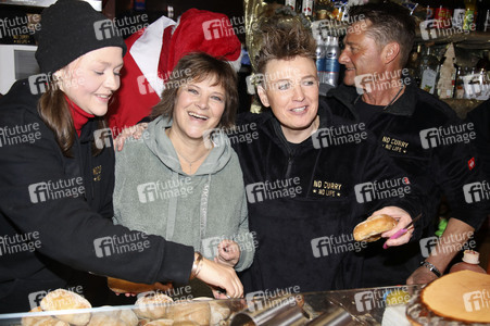 Benefizaktion mit Promi-Charity-Grillen in Berlin