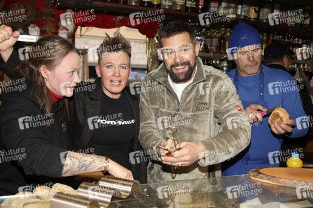 Benefizaktion mit Promi-Charity-Grillen in Berlin