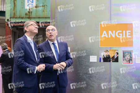 Austellungseröffnung 'Du bist Teil der Geschichte' in Bonn