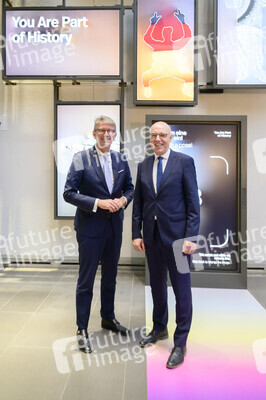 Austellungseröffnung 'Du bist Teil der Geschichte' in Bonn