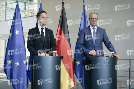 Empfang des NATO-Generalsekretärs in Berlin