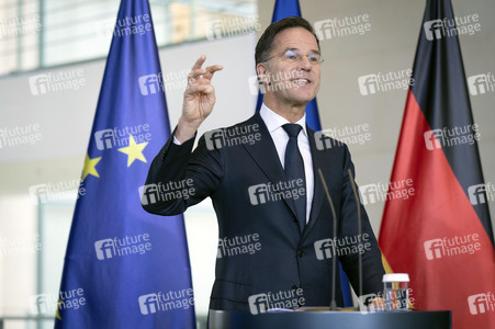 Empfang des NATO-Generalsekretärs in Berlin