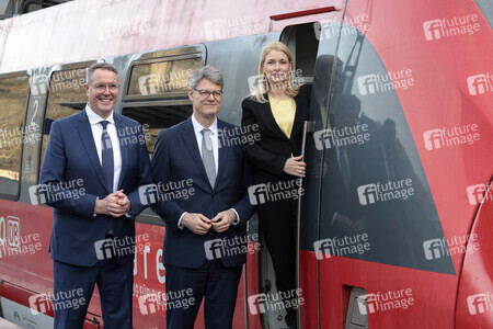 Inbetriebnahme der neuen Ahrtalbahn