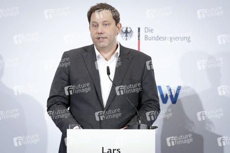 Pressekonferenz zur Vorstellung des Deutschlandfonds bei der KfW-Bankengruppe in Berlin