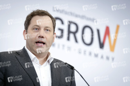 Pressekonferenz zur Vorstellung des Deutschlandfonds bei der KfW-Bankengruppe in Berlin