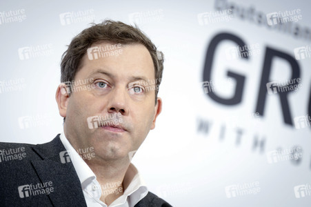 Pressekonferenz zur Vorstellung des Deutschlandfonds bei der KfW-Bankengruppe in Berlin