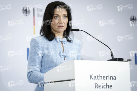 Pressekonferenz zur Vorstellung des Deutschlandfonds bei der KfW-Bankengruppe in Berlin