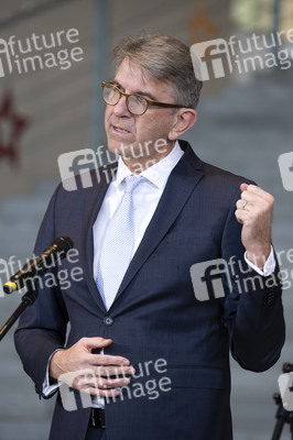 Pressestatment mit Wolfram Weimer nach dem Treffen mit Musikerinnen und Musikern im Kanzleramt in Berlin