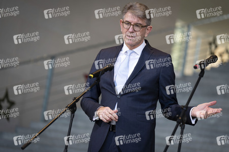 Pressestatment mit Wolfram Weimer nach dem Treffen mit Musikerinnen und Musikern im Kanzleramt in Berlin