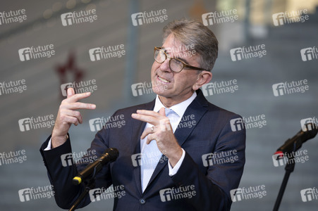 Pressestatment mit Wolfram Weimer nach dem Treffen mit Musikerinnen und Musikern im Kanzleramt in Berlin