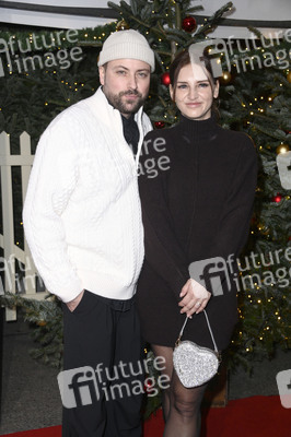 Premiere des 21. Original Roncalli Weihnachtscircus 2025 in Berlin