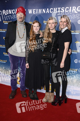 Premiere des 21. Original Roncalli Weihnachtscircus 2025 in Berlin