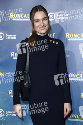 Premiere des 21. Original Roncalli Weihnachtscircus 2025 in Berlin