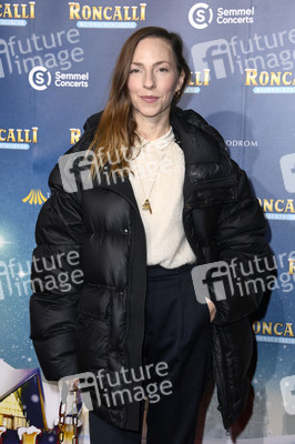 Premiere des 21. Original Roncalli Weihnachtscircus 2025 in Berlin