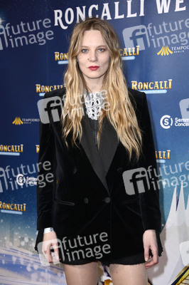 Premiere des 21. Original Roncalli Weihnachtscircus 2025 in Berlin