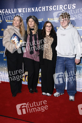 Premiere des 21. Original Roncalli Weihnachtscircus 2025 in Berlin
