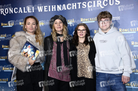 Premiere des 21. Original Roncalli Weihnachtscircus 2025 in Berlin