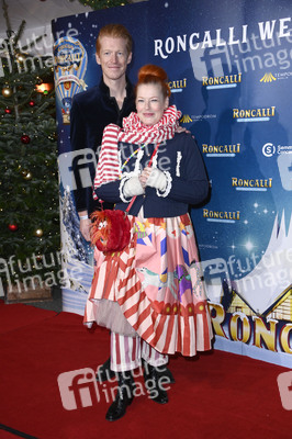 Premiere des 21. Original Roncalli Weihnachtscircus 2025 in Berlin
