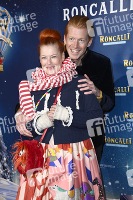 Premiere des 21. Original Roncalli Weihnachtscircus 2025 in Berlin