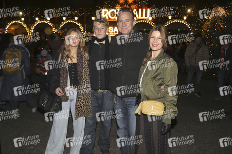 Premiere des 21. Original Roncalli Weihnachtscircus 2025 in Berlin