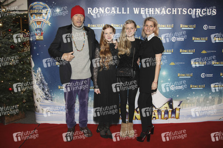 Premiere des 21. Original Roncalli Weihnachtscircus 2025 in Berlin