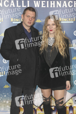 Premiere des 21. Original Roncalli Weihnachtscircus 2025 in Berlin