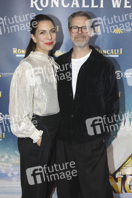 Premiere des 21. Original Roncalli Weihnachtscircus 2025 in Berlin