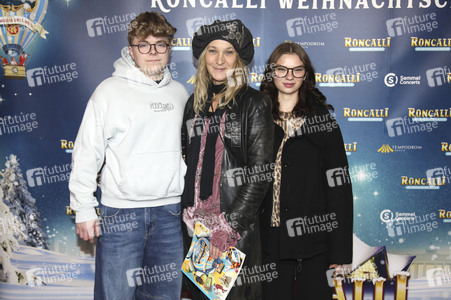 Premiere des 21. Original Roncalli Weihnachtscircus 2025 in Berlin