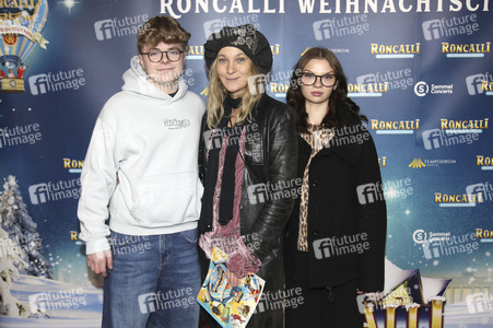 Premiere des 21. Original Roncalli Weihnachtscircus 2025 in Berlin