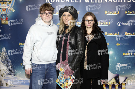Premiere des 21. Original Roncalli Weihnachtscircus 2025 in Berlin