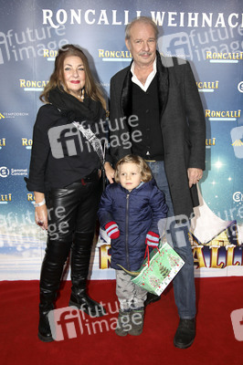 Premiere des 21. Original Roncalli Weihnachtscircus 2025 in Berlin