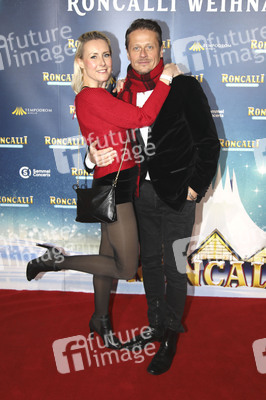 Premiere des 21. Original Roncalli Weihnachtscircus 2025 in Berlin