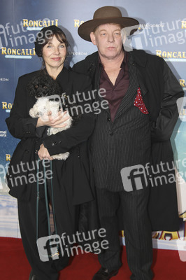 Premiere des 21. Original Roncalli Weihnachtscircus 2025 in Berlin