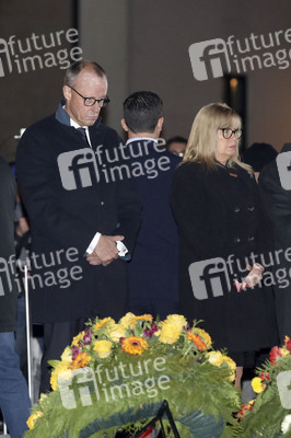 Kranzniederlegung in Gedenken der Opfer ein Jahr nach dem Anschlag auf den Weihnachtsmarkt in Magdeburg