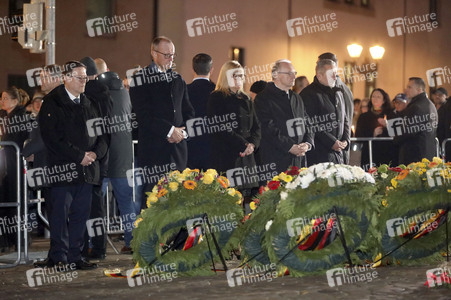 Kranzniederlegung in Gedenken der Opfer ein Jahr nach dem Anschlag auf den Weihnachtsmarkt in Magdeburg