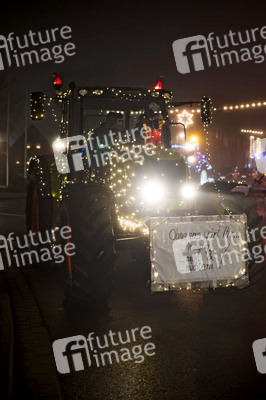 Lichterfahrt der Landwirte in Bienenbüttel