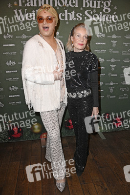 Weihnachts-Soirée mit Julian F. M. Stoeckel in Burg