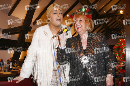 Weihnachts-Soirée mit Julian F. M. Stoeckel in Burg