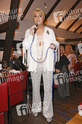 Weihnachts-Soirée mit Julian F. M. Stoeckel in Burg