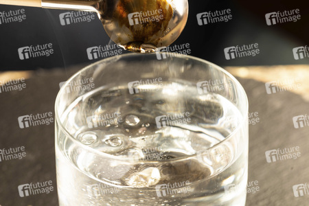 Symbolfoto Zinngießen