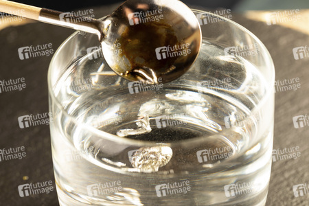 Symbolfoto Zinngießen